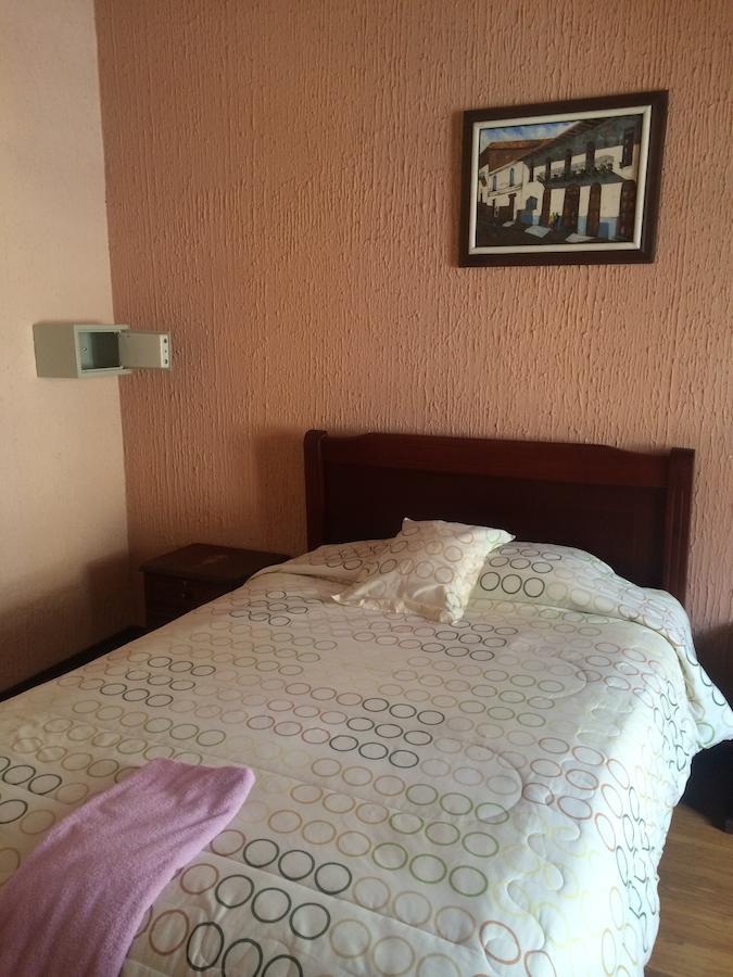 Hotel Catedral Quito Phòng bức ảnh